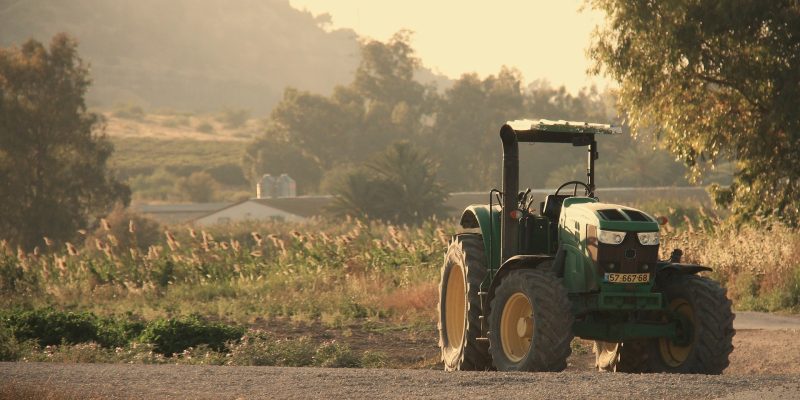 tractor 9779346 1920